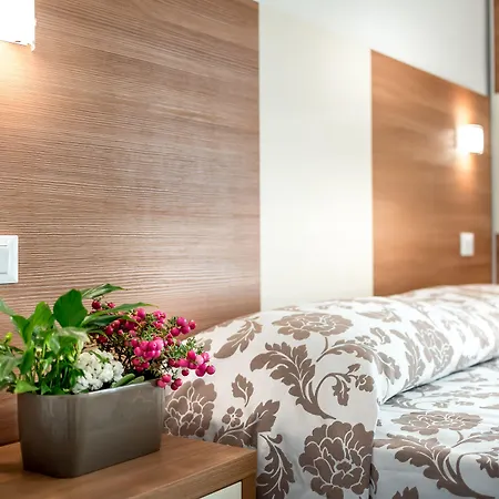 ホテル Vallechiara 2*